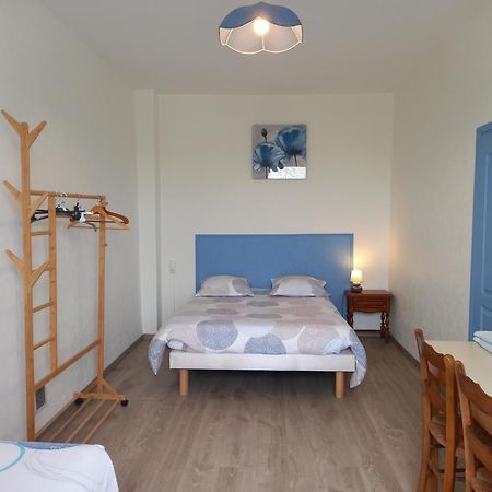 Chambres " Orchidees " Saint-Denis-de-Gastines Zewnętrze zdjęcie