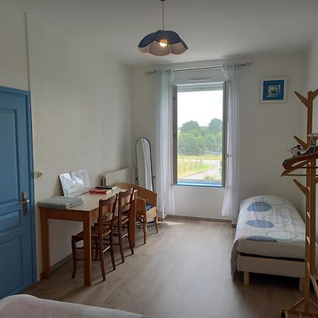Chambres " Orchidees " Saint-Denis-de-Gastines Zewnętrze zdjęcie
