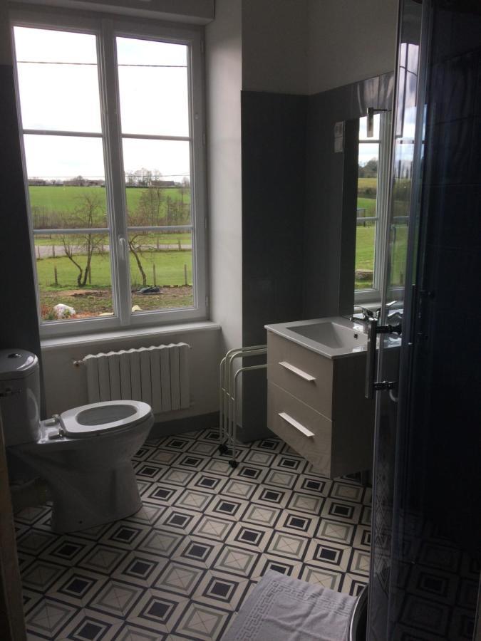 Chambres " Orchidees " Saint-Denis-de-Gastines Zewnętrze zdjęcie