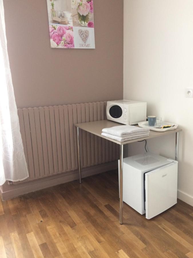 Chambres " Orchidees " Saint-Denis-de-Gastines Zewnętrze zdjęcie