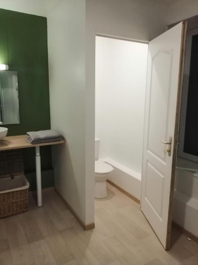 Chambres " Orchidees " Saint-Denis-de-Gastines Zewnętrze zdjęcie