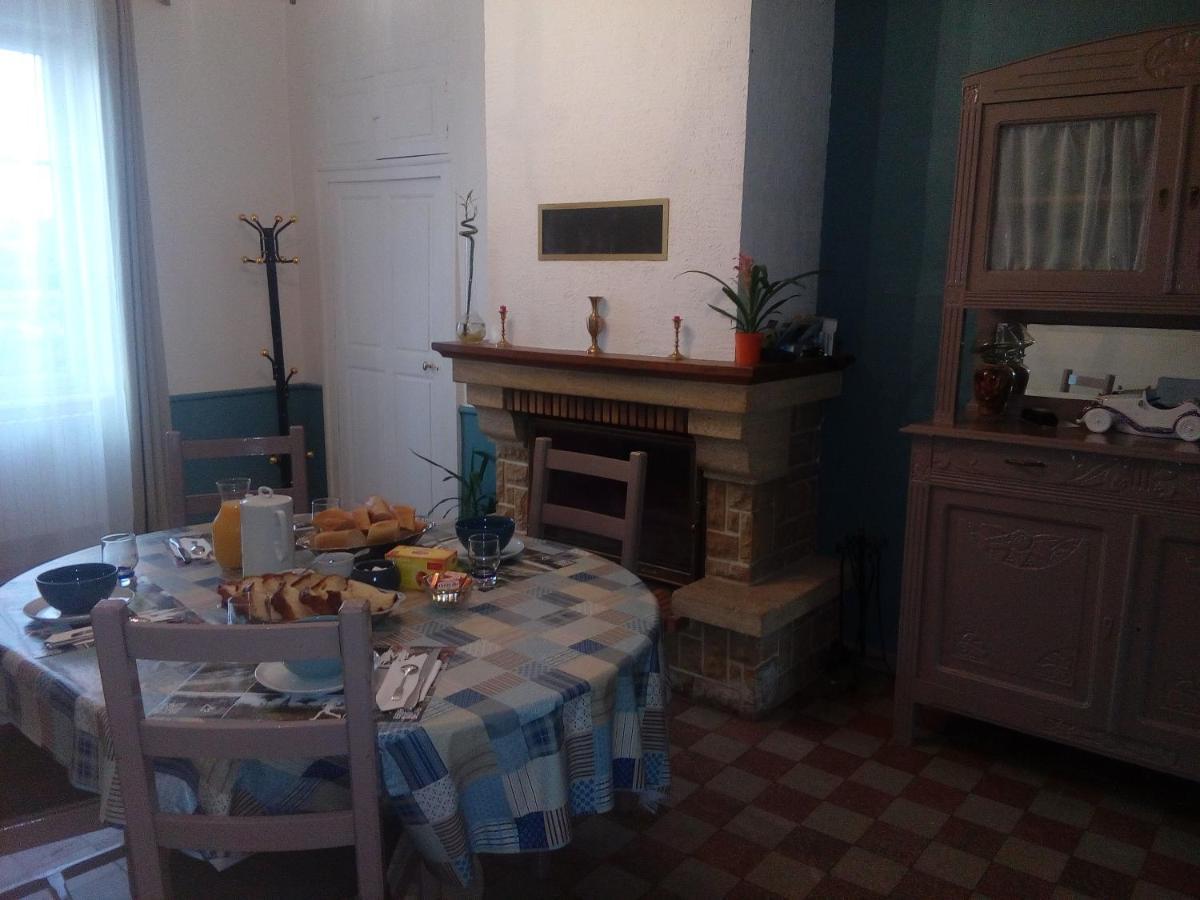 Chambres " Orchidees " Saint-Denis-de-Gastines Zewnętrze zdjęcie