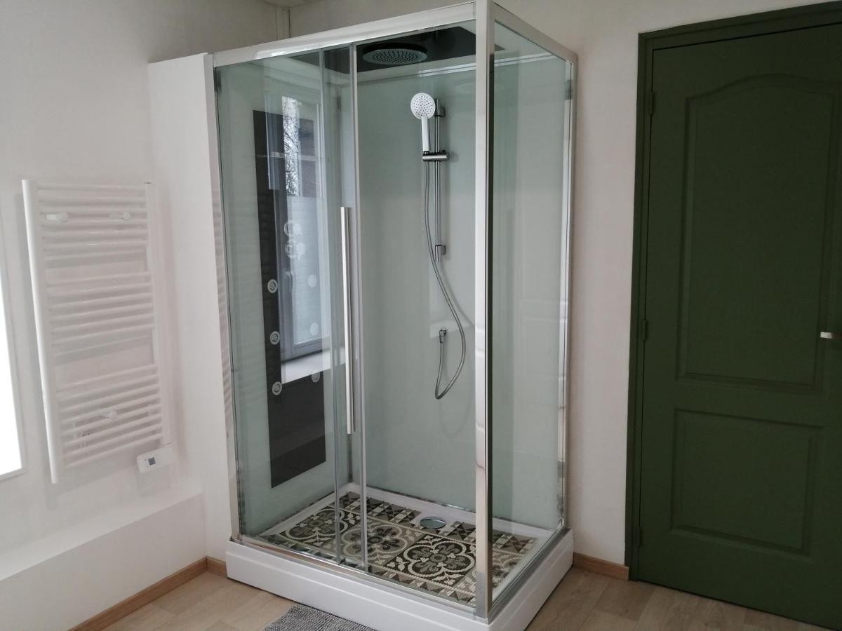 Chambres " Orchidees " Saint-Denis-de-Gastines Zewnętrze zdjęcie