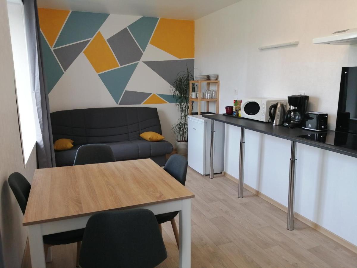 Chambres " Orchidees " Saint-Denis-de-Gastines Zewnętrze zdjęcie